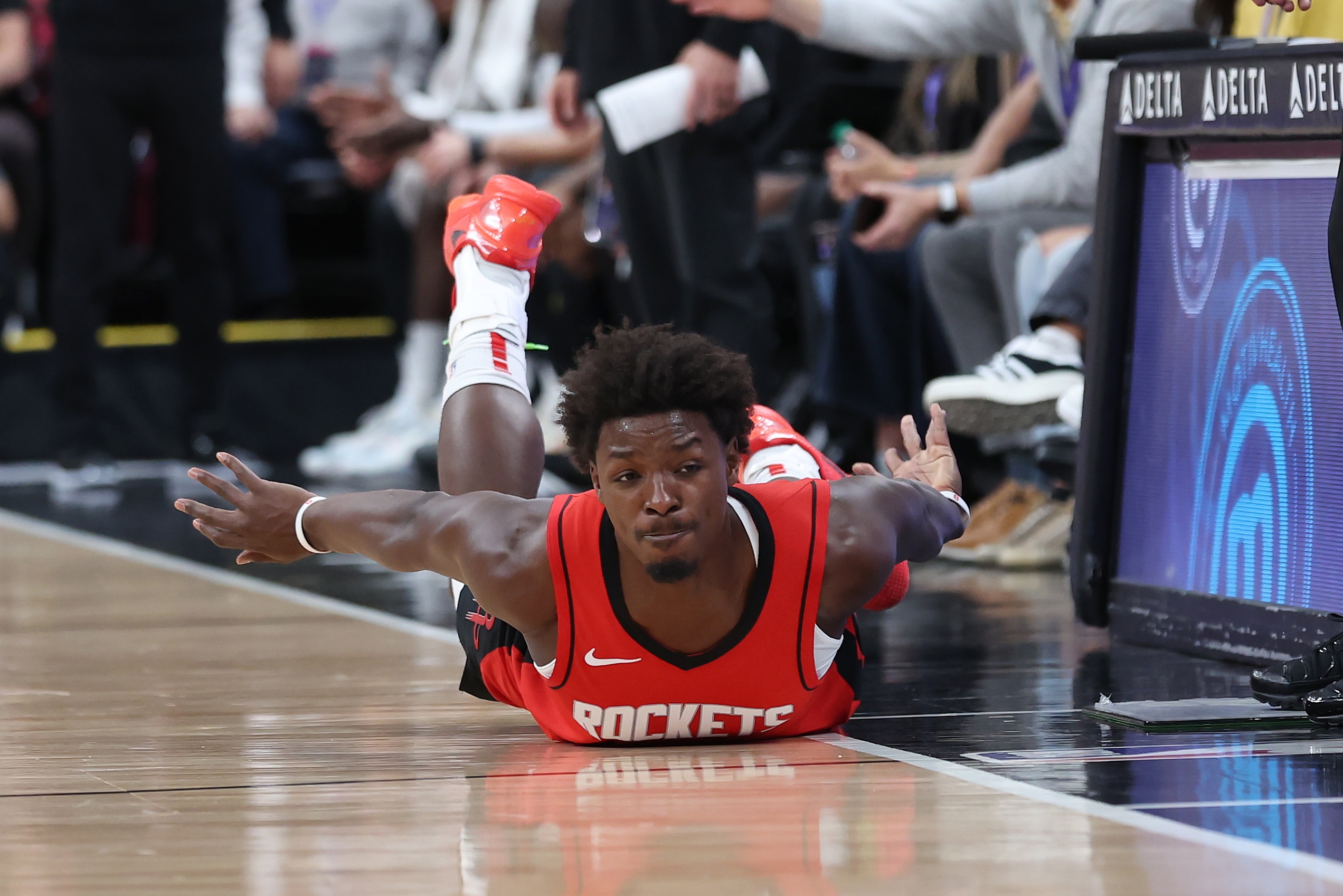 热火队在比赛中战胜灰熊队，取得胜利