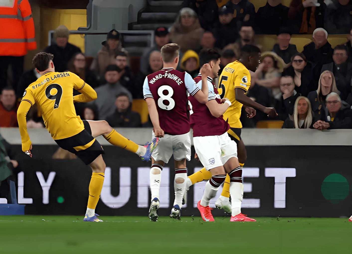 关于狼队客场逆转，进步至英超前十的信息