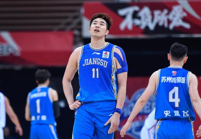 杏彩体育-甘肃队新晋球员成为焦点人物